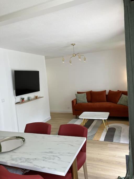 Appartementt2 A 2 Pas Du Circuit Apartment Le Mans